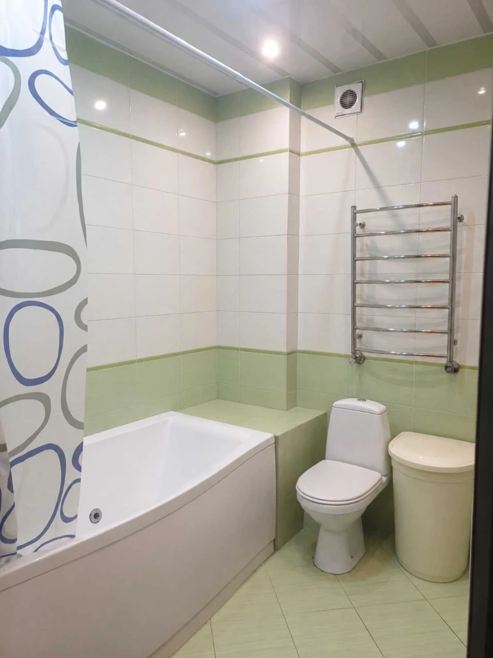 3-room apartment renovated! Central part of the city, gas. Without
