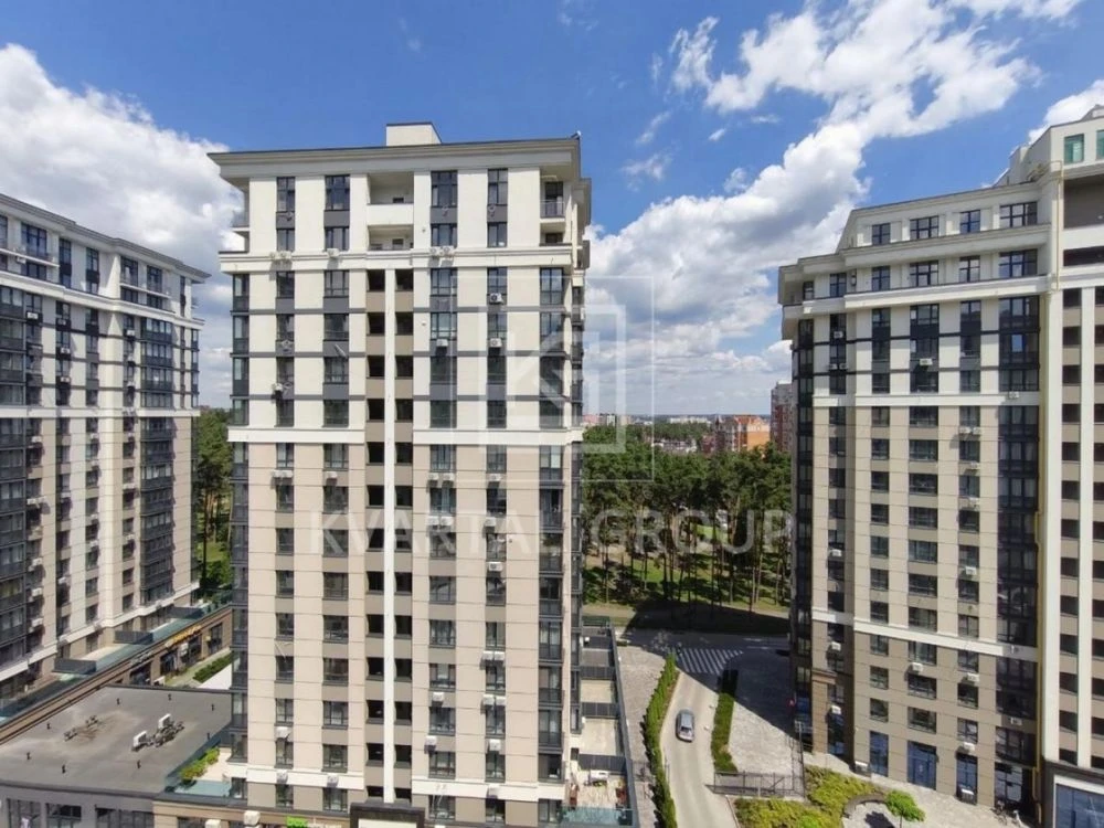 Spacious 3-bedroom apartment in ЖК Центральний 2! No commission!
