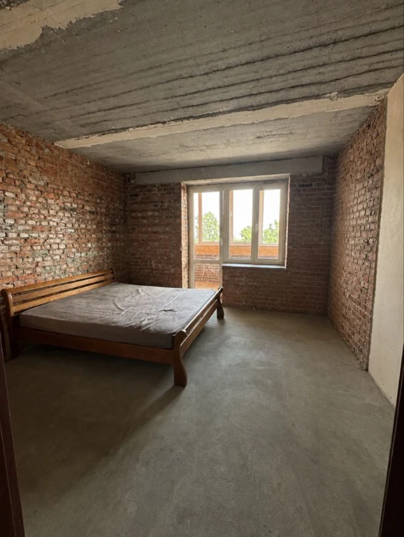 Spacious 1-bedroom apartment in the area of Central Park in a modern building