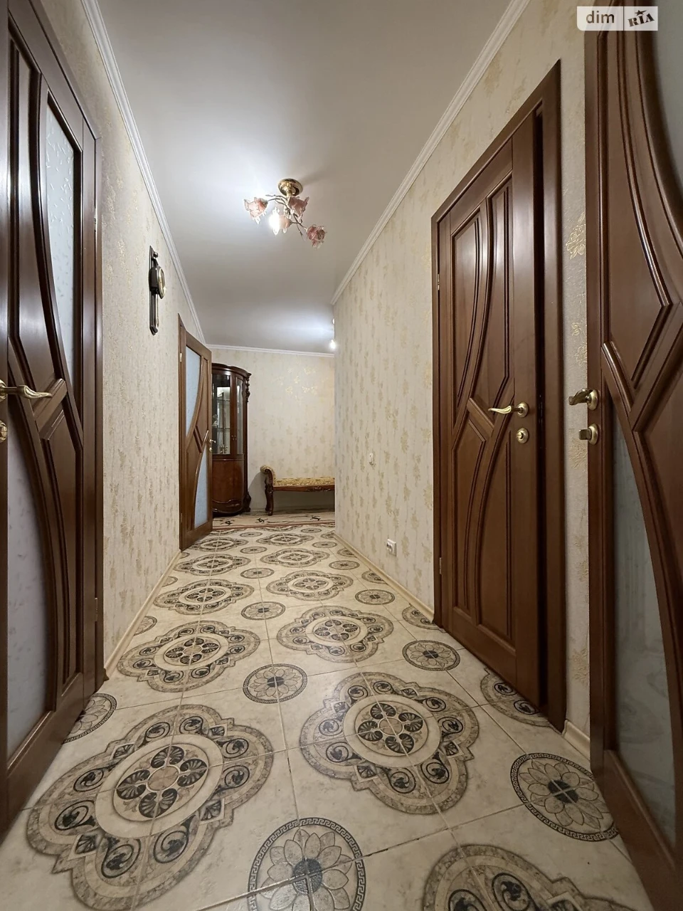 Продаж Квартира Виставка