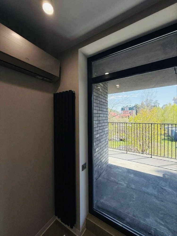 COMMISSION-FREE, Renovated Apartment, ЖК Ютландія 1, Center