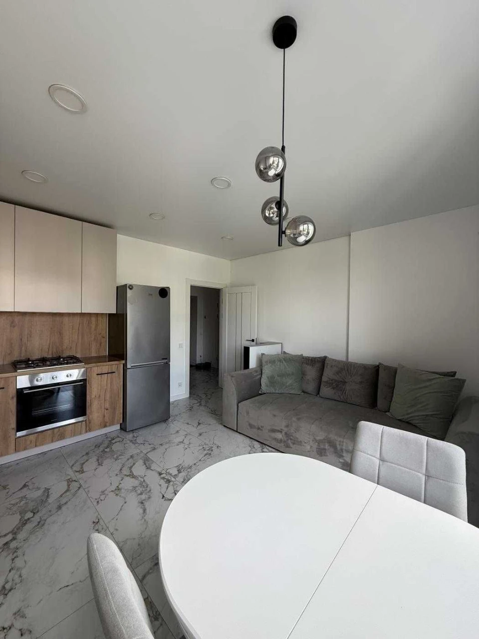 1-room apartment with renovation and appliances near the park! Independent