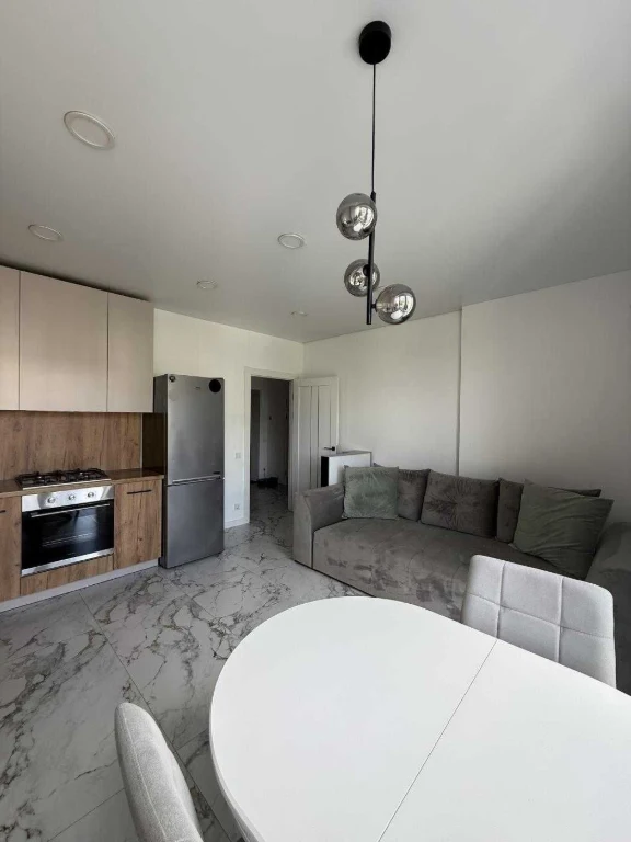 1-room apartment with renovation and appliances near the park! Independent