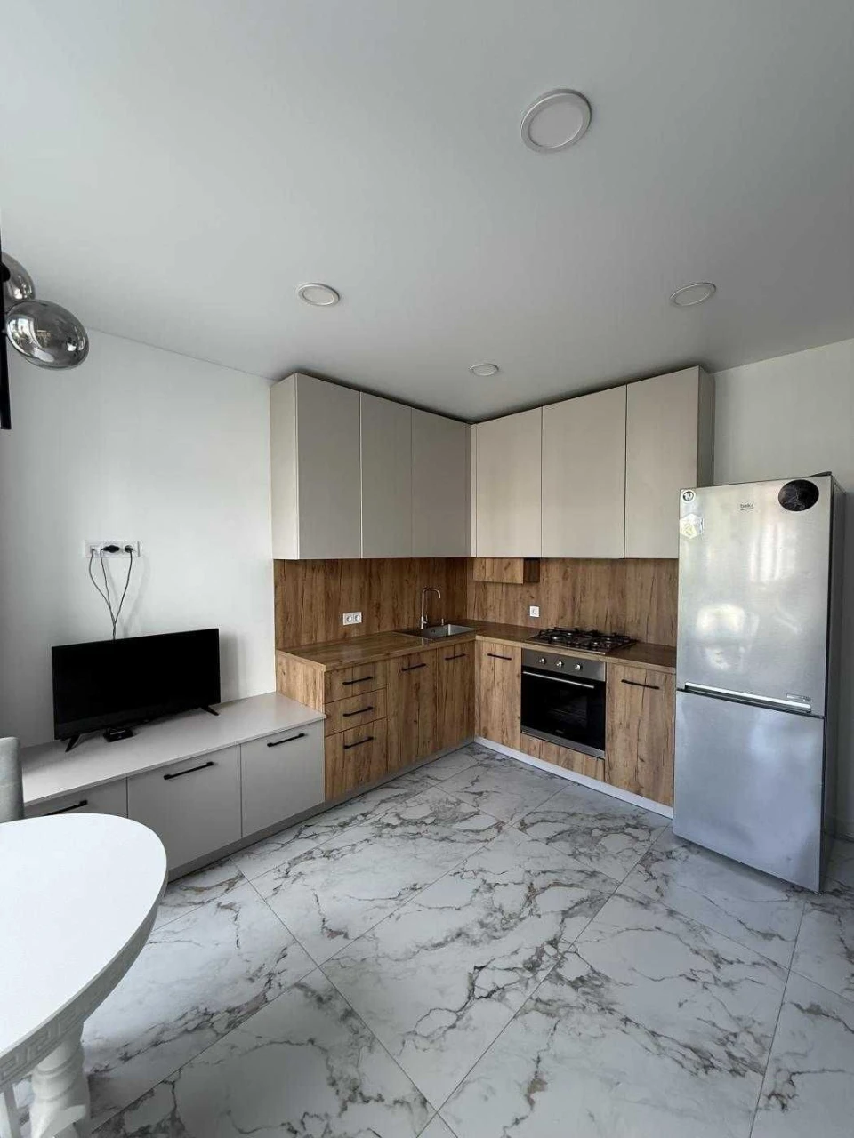 1-room apartment with renovation and appliances near the park! Independent