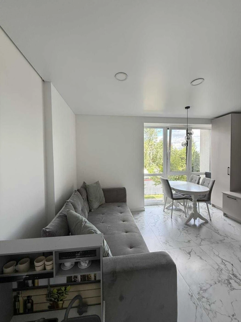 1-room apartment with renovation and appliances near the park! Independent