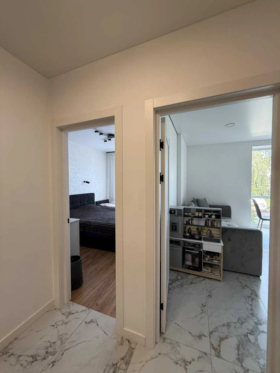 1-room apartment with renovation and appliances near the park! Independent