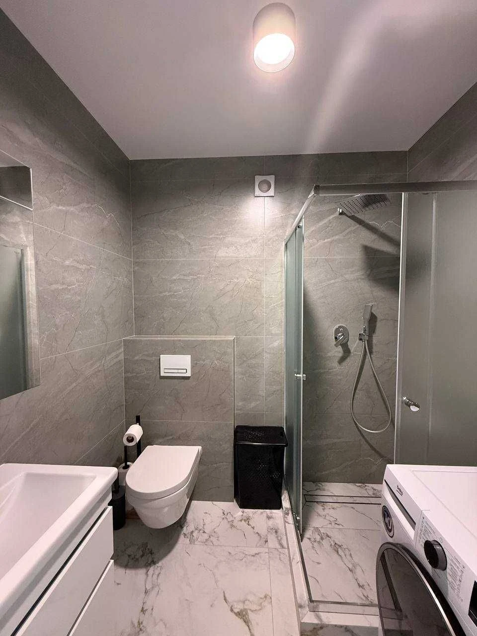1-room apartment with renovation and appliances near the park! Independent
