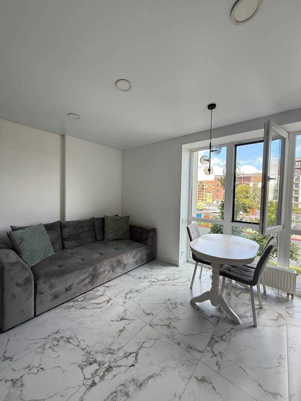 1-room apartment with renovation and appliances near the park! Independent