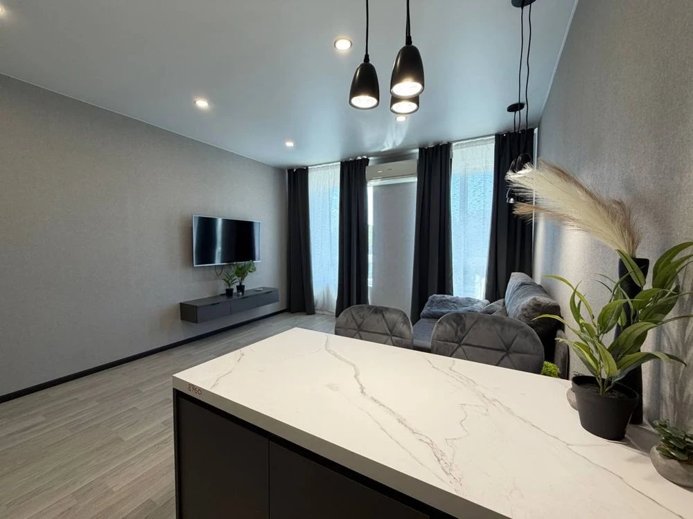 Apartment for sale with excellent renovation in the "Molodyist" residential complex