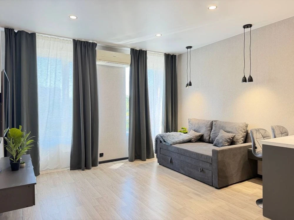 Apartment for sale with excellent renovation in the "Molodyist" residential complex