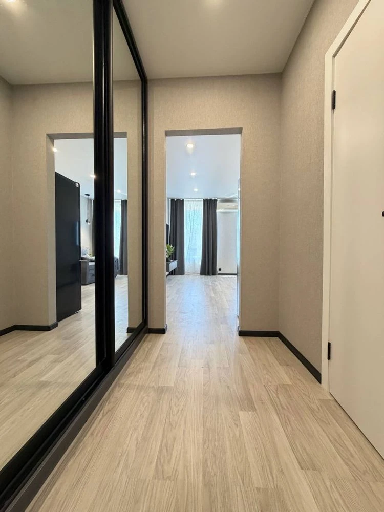 Apartment for sale with excellent renovation in the "Molodyist" residential complex