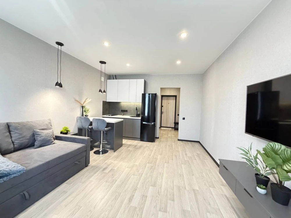 Apartment for sale with excellent renovation in the "Molodyist" residential complex