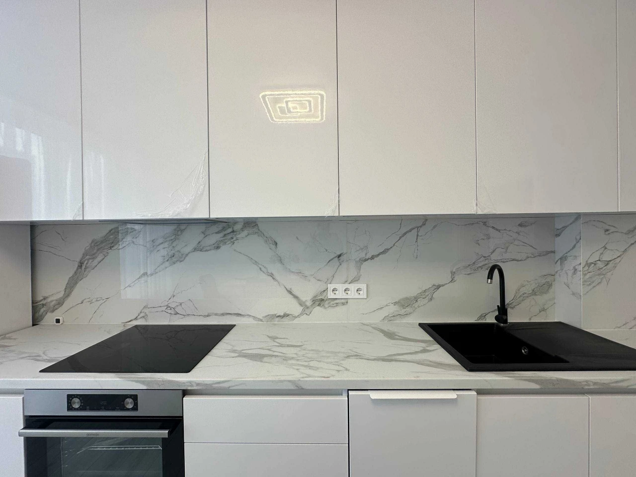 Sale of a 2-room apartment, 59.3 sq m. Furniture and appliances. Full renovation. State.