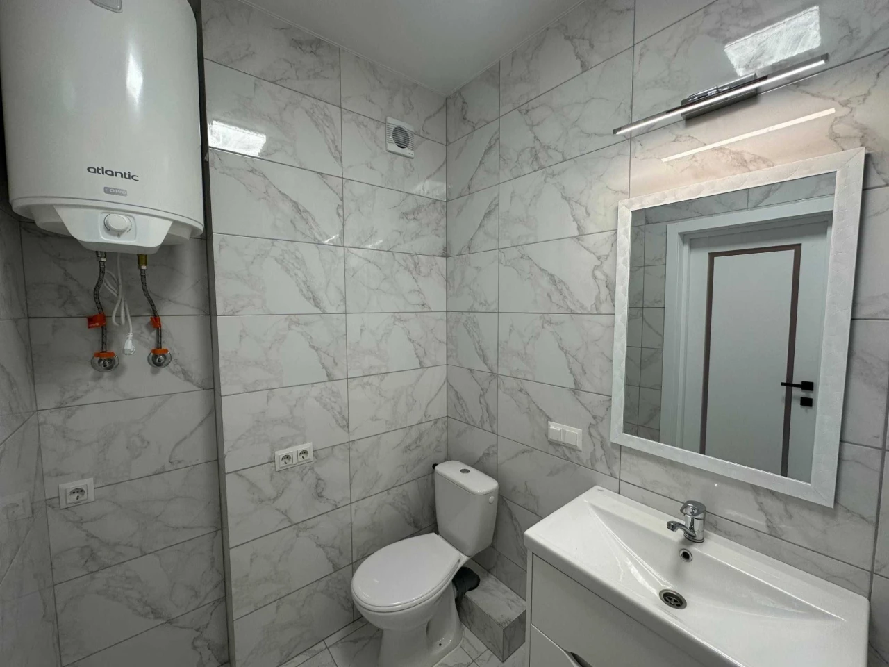 Sale of a 2-room apartment, 59.3 sq m. Furniture and appliances. Full renovation. State.