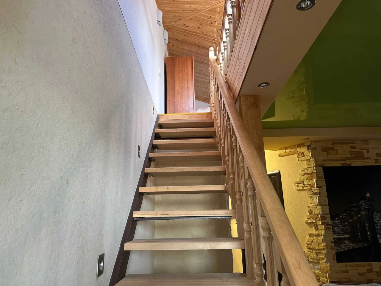Sale of a 3-room apartment 90 m². TWO-LEVEL. WITH FURNITURE and EQUIPMENT.