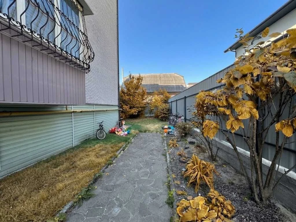 Sale of a 3-room apartment 90 m². TWO-LEVEL. WITH FURNITURE and EQUIPMENT.