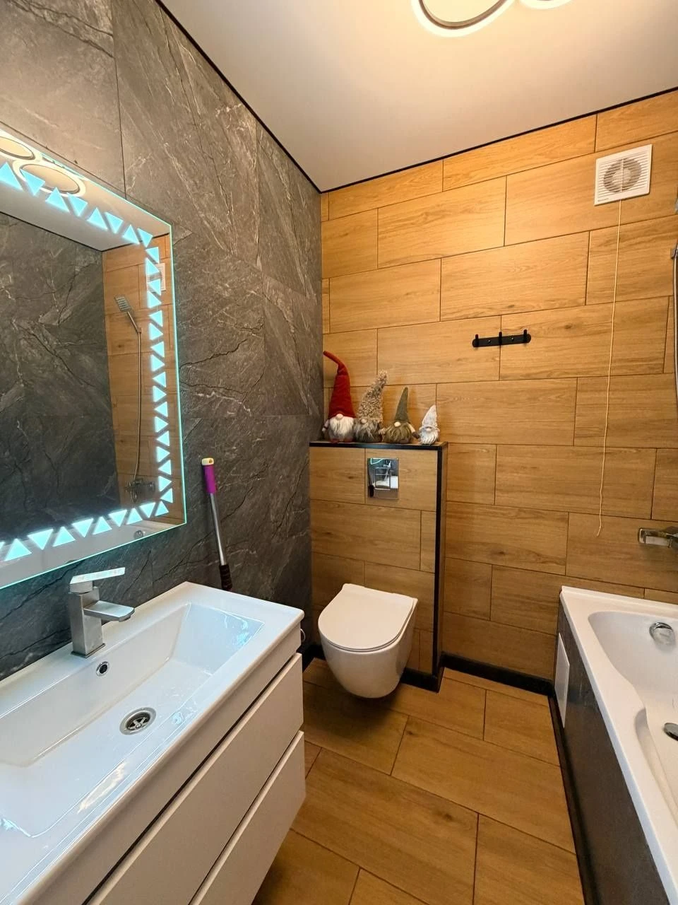 Euro 2-room apartment in the "Burgundia" residential complex
