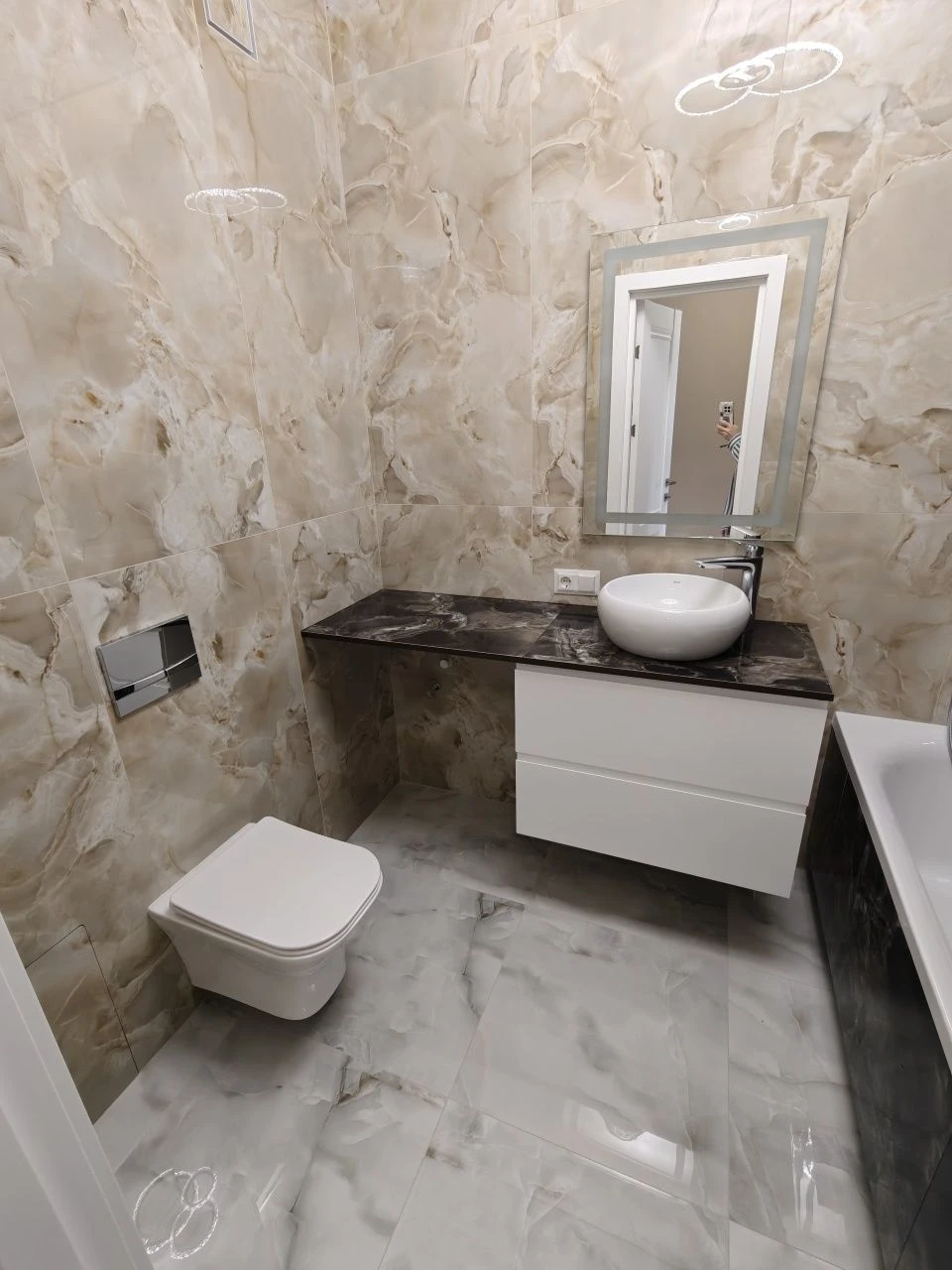 Apartment with renovated interior in a building with a shelter! (ID 383)