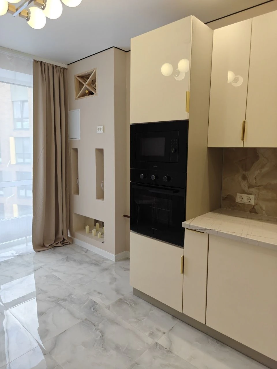 Apartment with renovated interior in a building with a shelter! (ID 383)