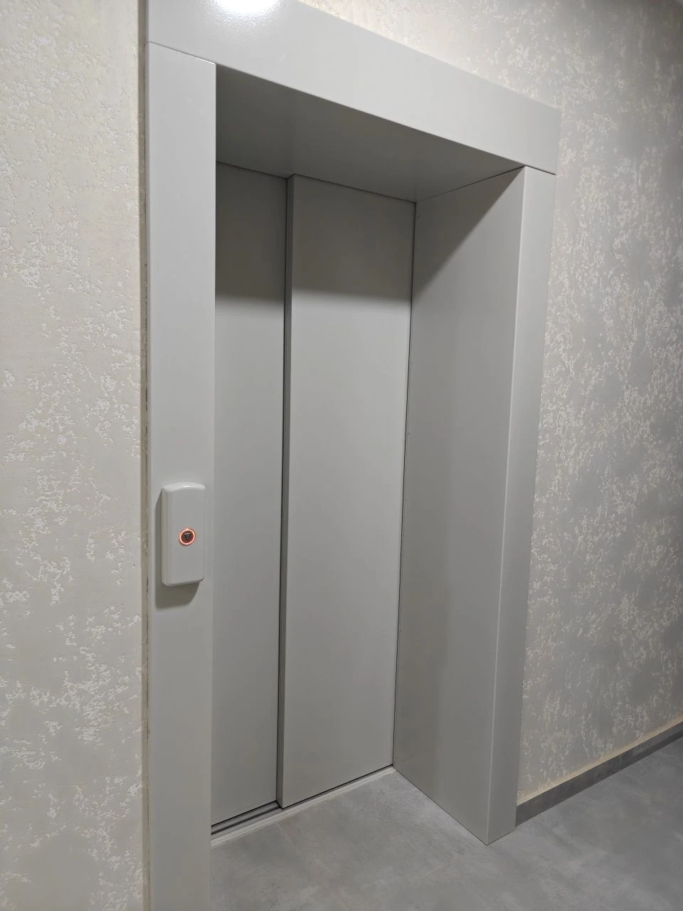 Apartment with renovated interior in a building with a shelter! (ID 383)