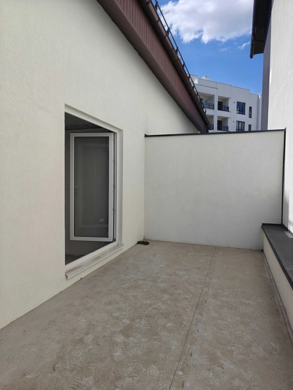 Apartment with two terraces, balcony and a view of inspiring clouds