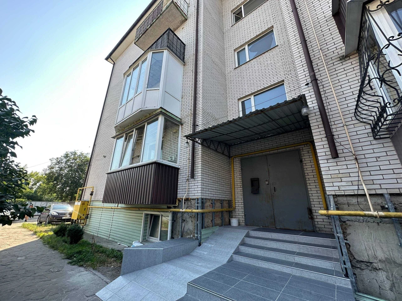 Sale of a 3-room apartment in Irpin, Petrusenka Street, Certificate OK!