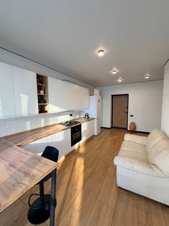 New! Stylish Euro 2-room apartment with new renovation 40m2