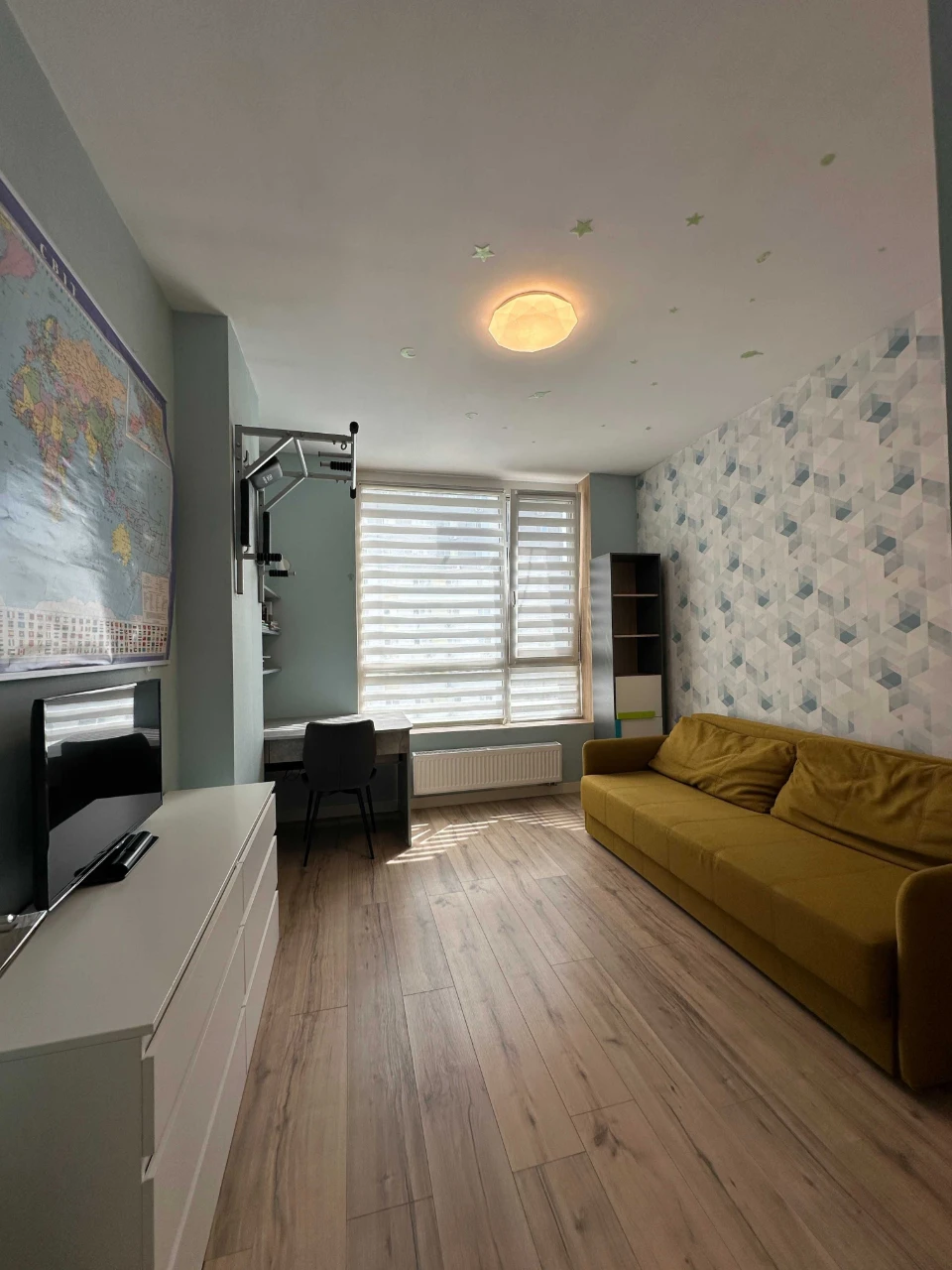 Nice 2-bedroom apartment with renovation, Quick exit to Kyiv, Registration