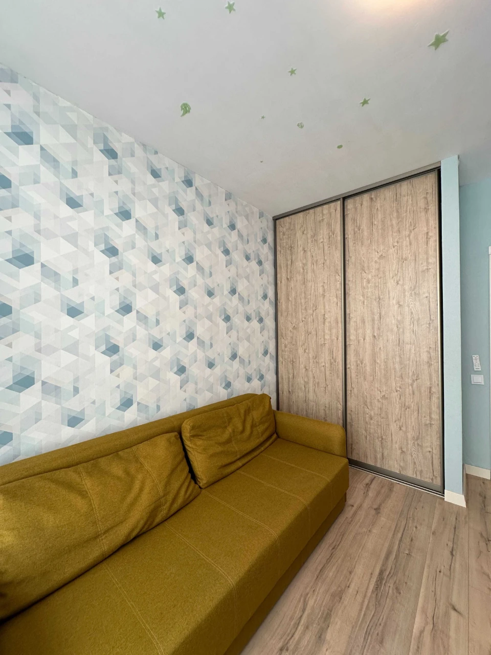 Nice 2-bedroom apartment with renovation, Quick exit to Kyiv, Registration