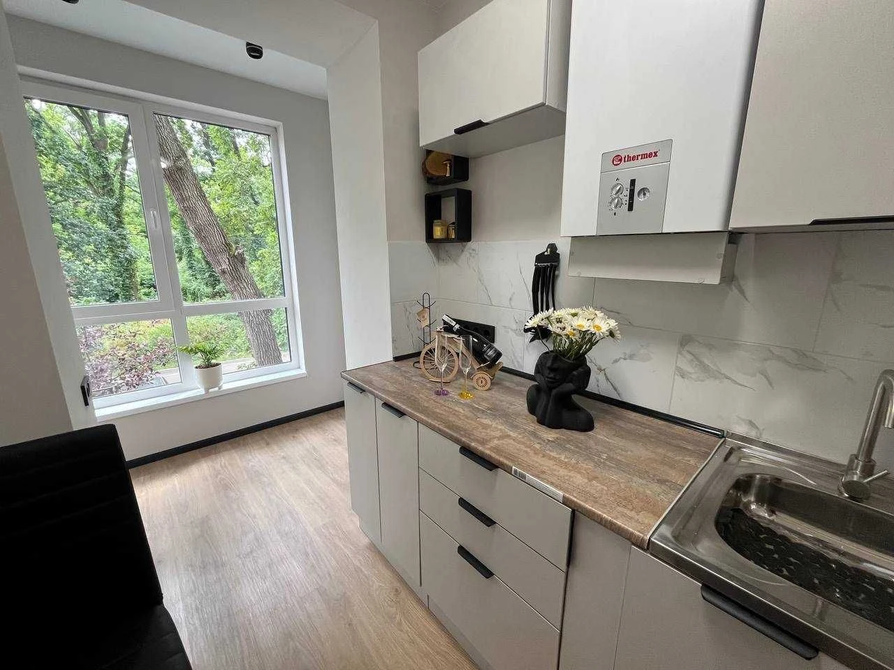 Apartment with New Renovation, Gas