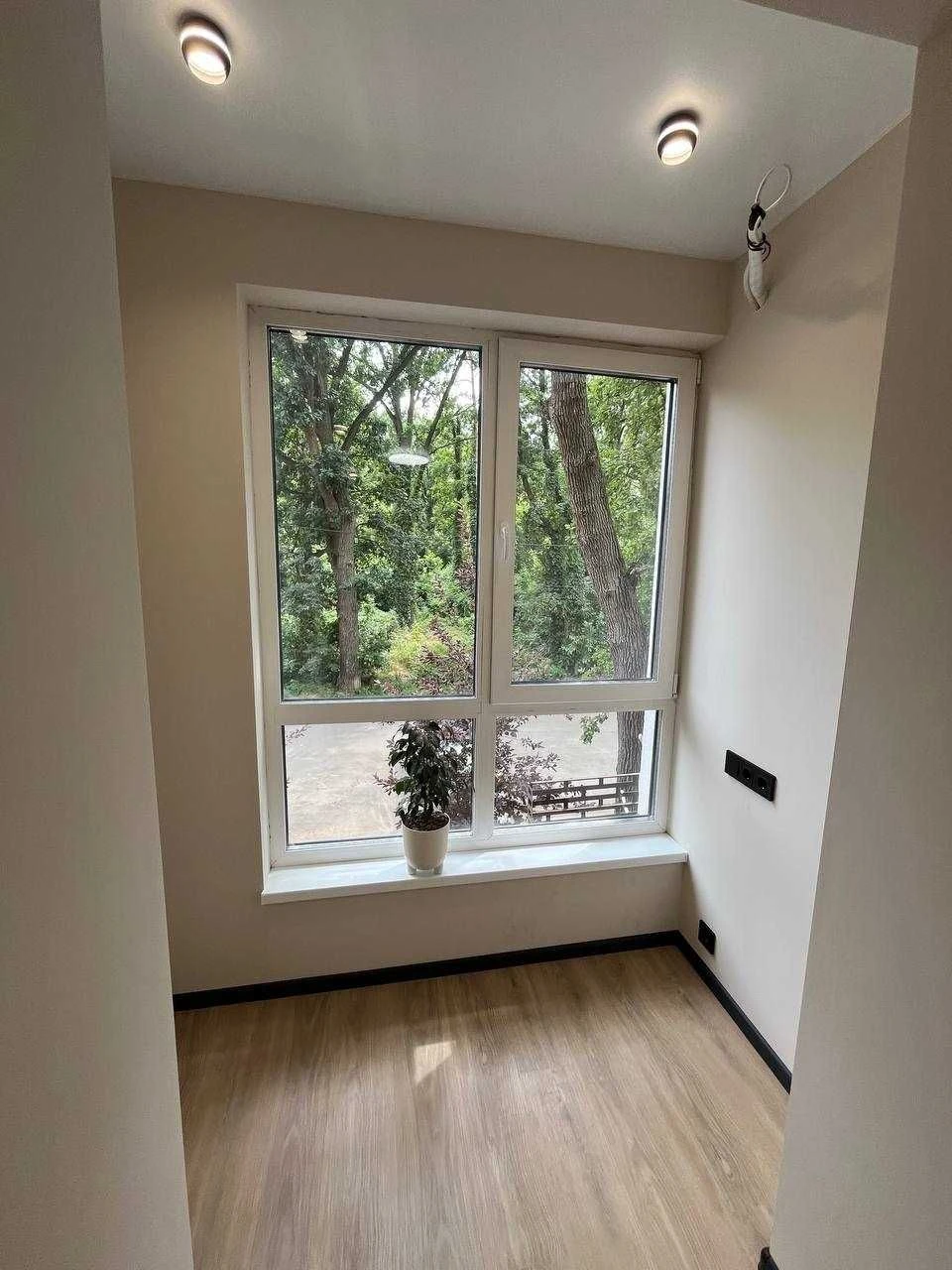 Apartment with New Renovation, Gas