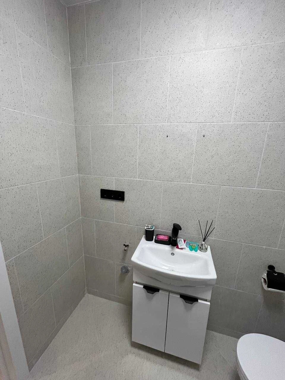 Apartment with New Renovation, Gas