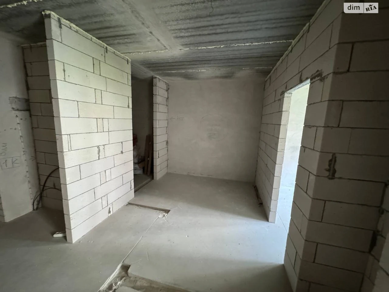 Apartment for Sale, Romianka