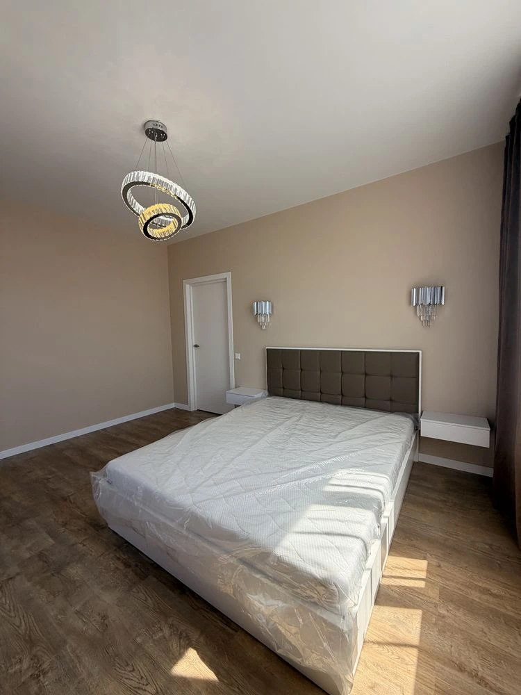 Spacious 2-bedroom apartment 67 sq m Euro-3 New, nobody