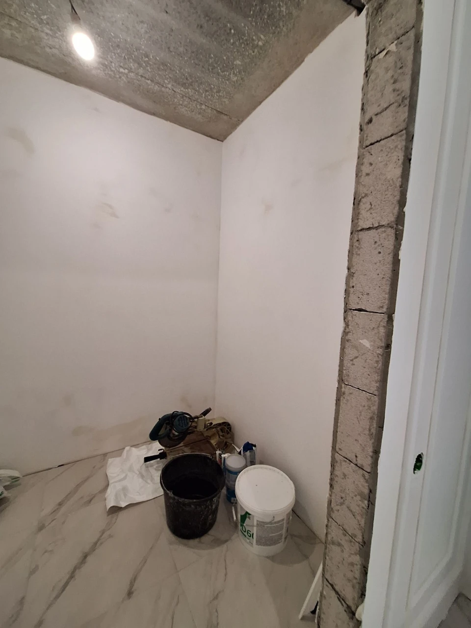 For Sale Spacious 1-bedroom apartment 43m2 with renovation in Irpin, st. Li