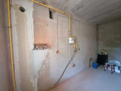 One-bedroom apartment near the central park. All finishing works.