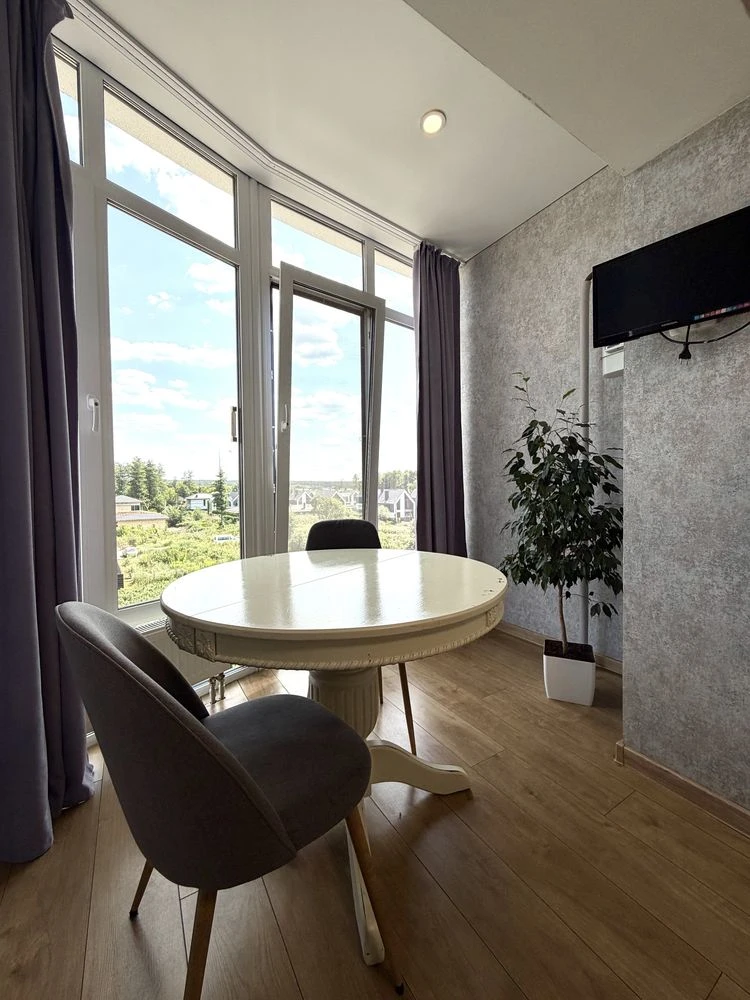 Two-bedroom apartment renovated! Irpin! Top location!