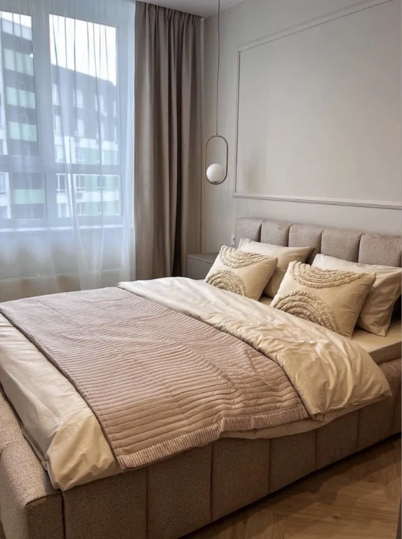 Sale of a fully renovated two-bedroom apartment in residential complex Central 2