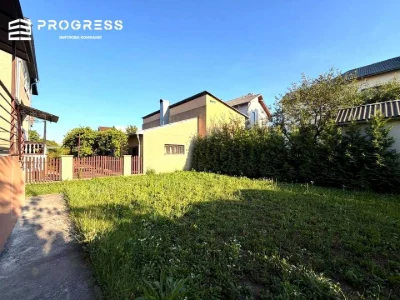 Будинок. Івано-Франківськ, Лугова вул.