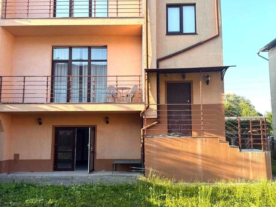 Будинок. Івано-Франківськ, Лугова вул.