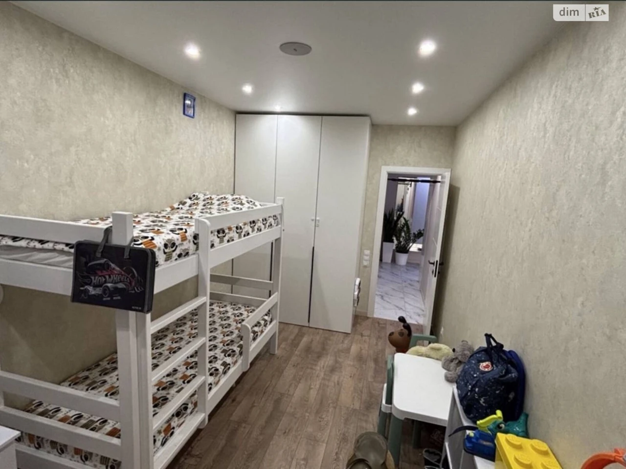 Apartment for Sale in Romaniвка