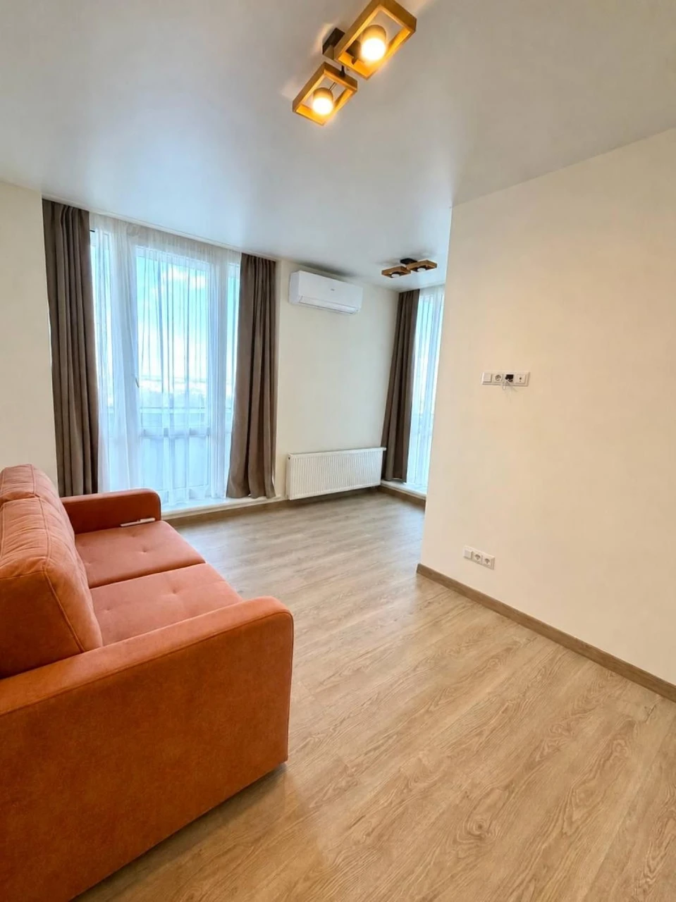 Prime Location. 3-bedroom apartment with a terrace near the center