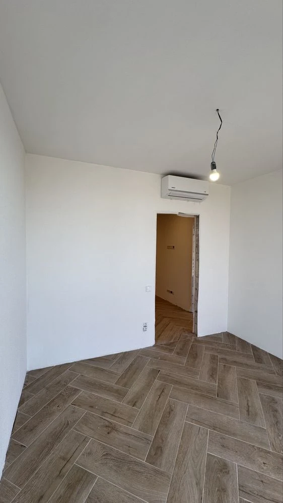 Велика 2 кімнатна квартира з ремонтом Газ.Вид на сосни! Поря