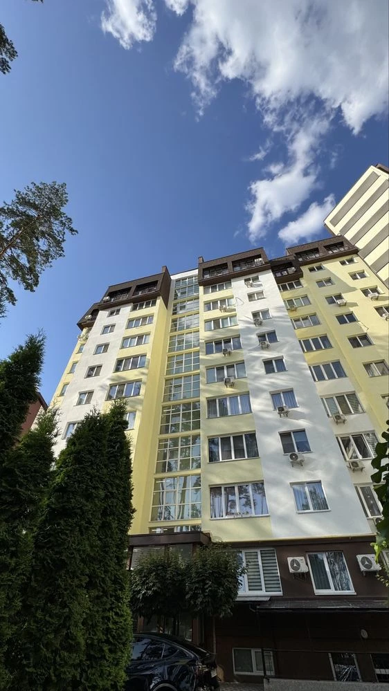 Велика 2 кімнатна квартира з ремонтом Газ.Вид на сосни! Поря