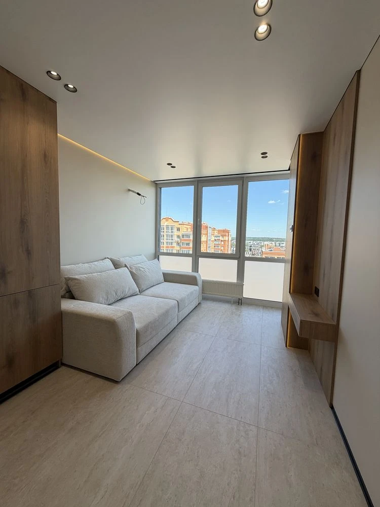Sale of 1-room apartment in the Central residential complex 2, Irpin. Parking. Minimum offer.