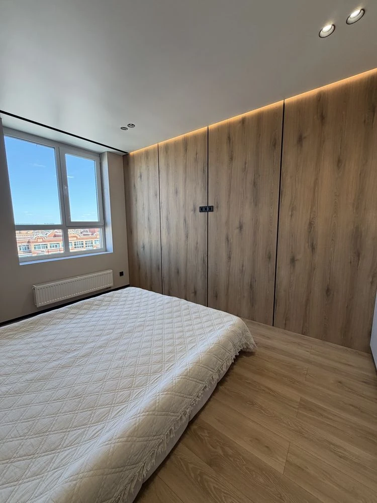 Sale of 1-room apartment in the Central residential complex 2, Irpin. Parking. Minimum offer.