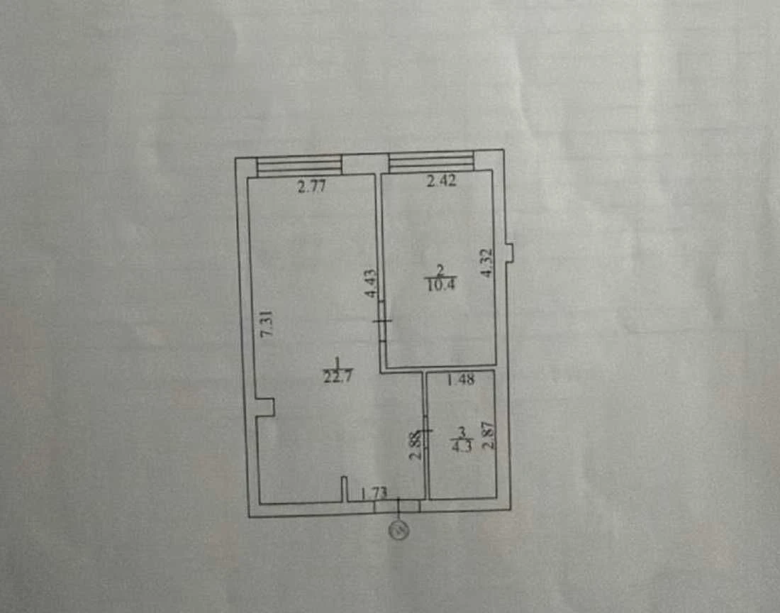One-bedroom apartment renovated with individual gas heating