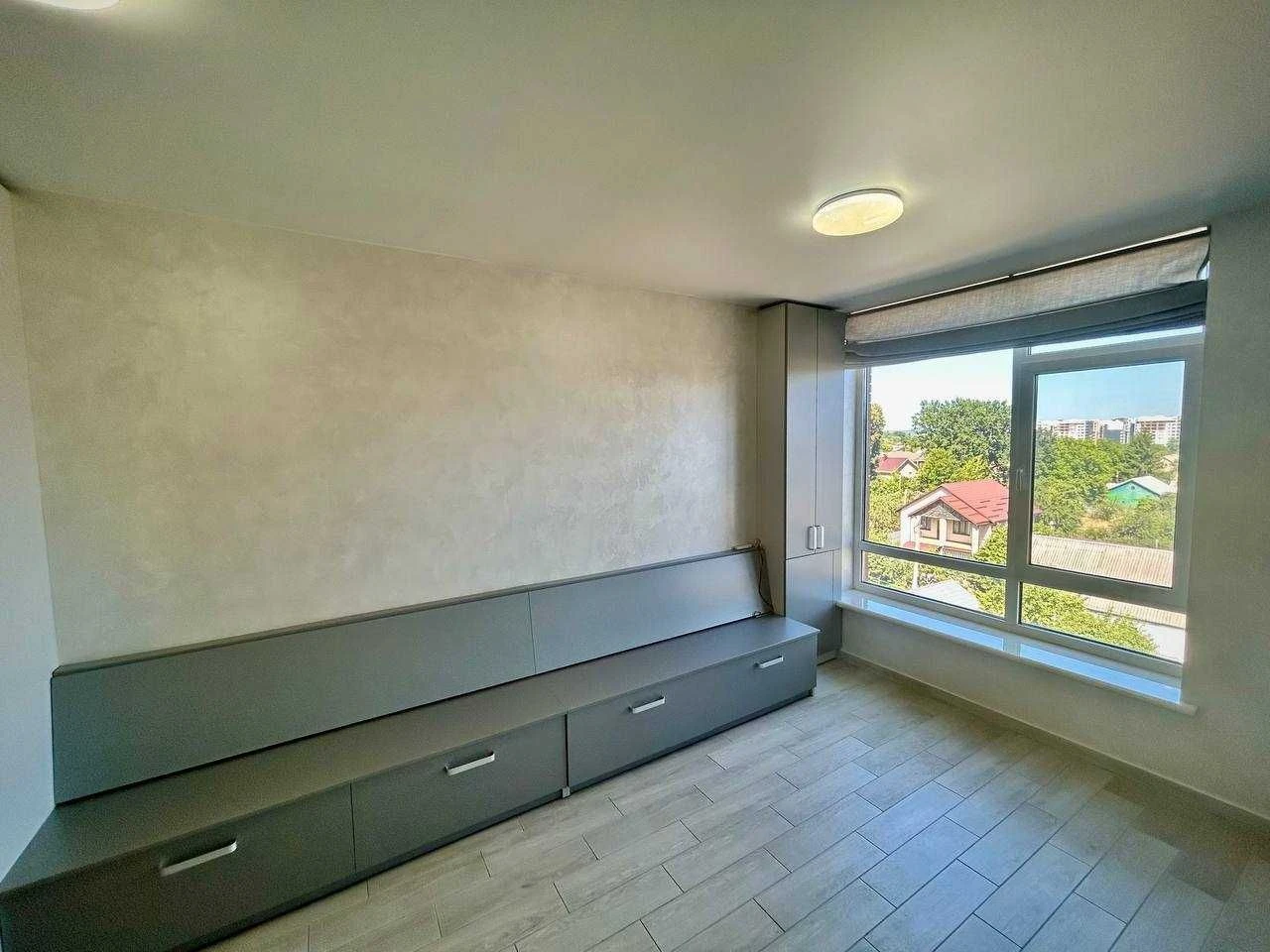 One-bedroom apartment renovated with individual gas heating