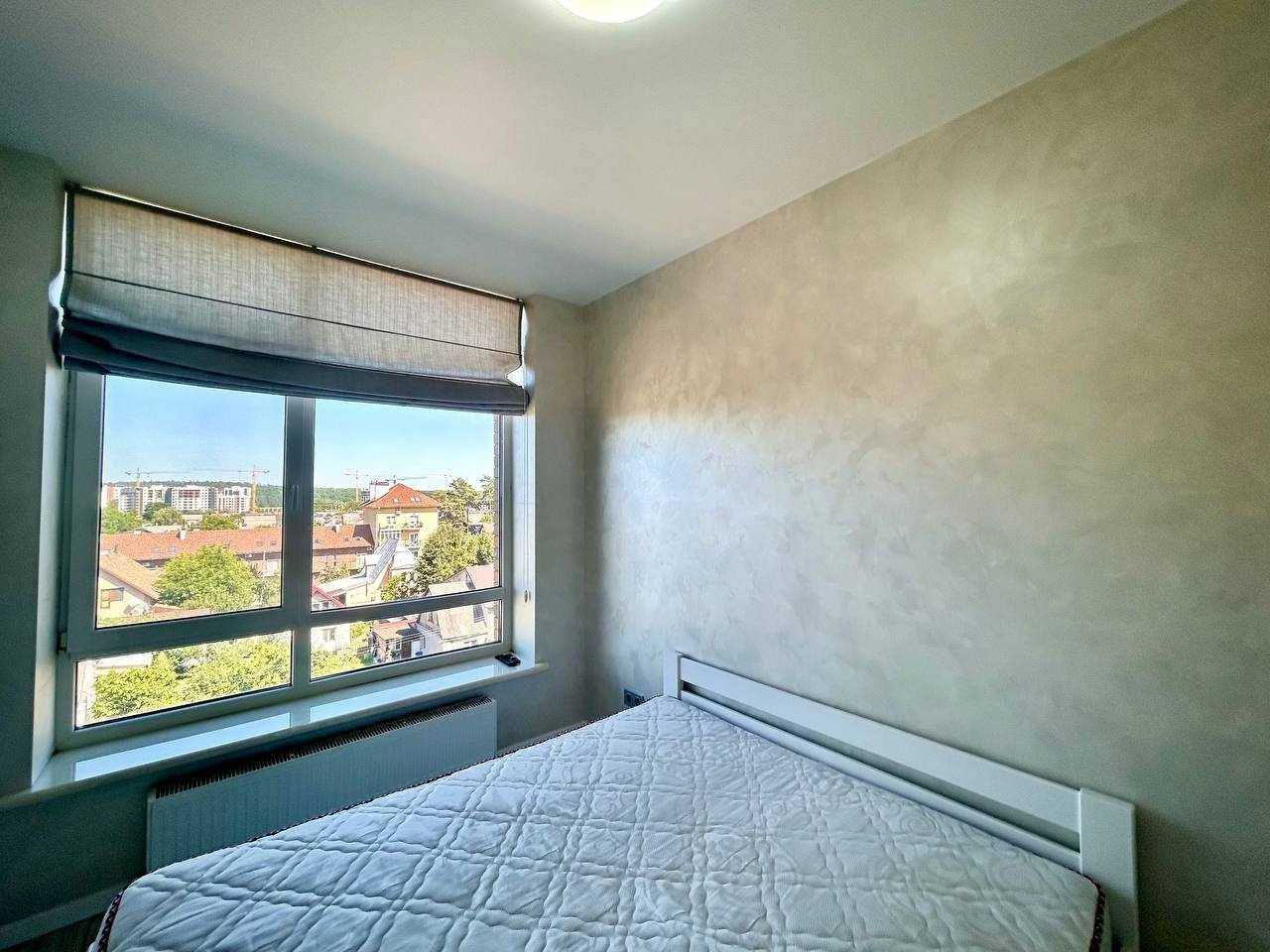 One-bedroom apartment renovated with individual gas heating