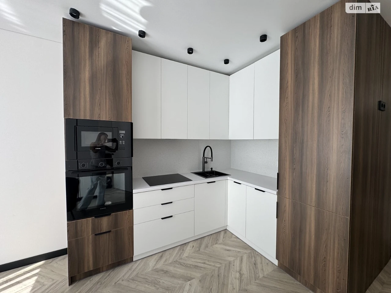 Apartment for Sale in Romanivka